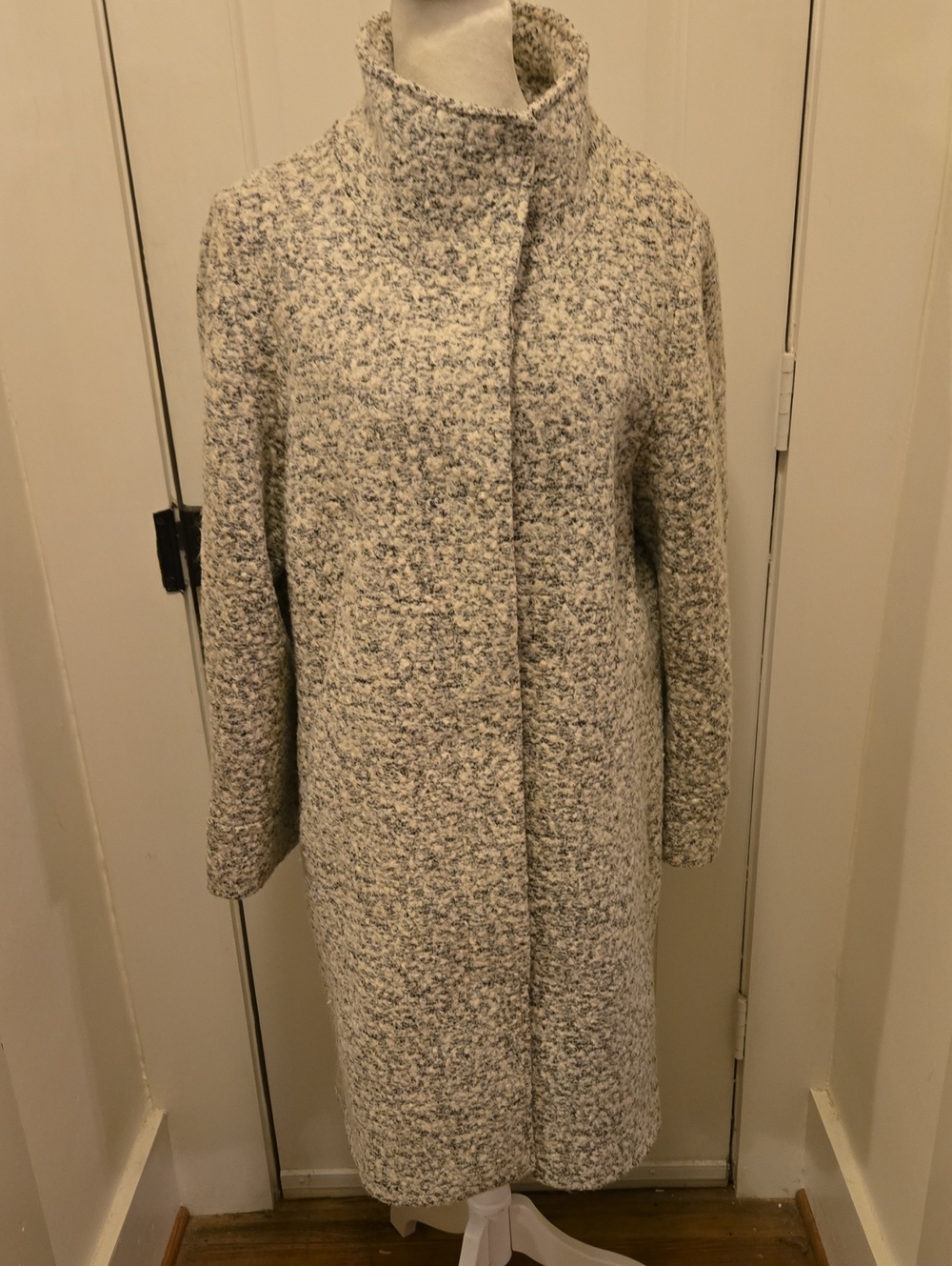Womens Textured Stand-Collar Wool Blend Coat in Light Gray Size M